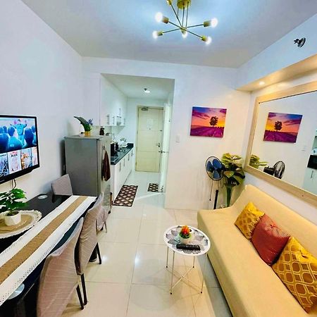 Sea Residences Near Moa And Smx Манила Екстериор снимка
