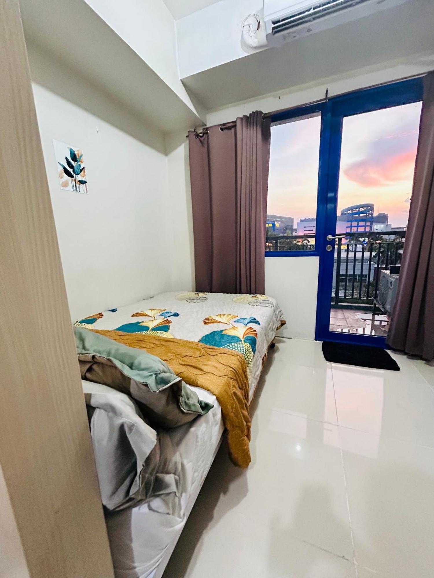 Sea Residences Near Moa And Smx Манила Екстериор снимка